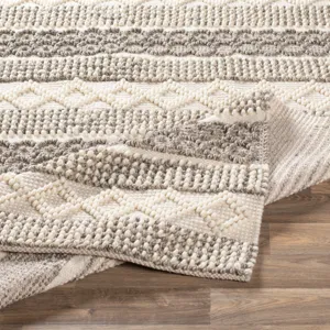 Farmhouse Neutrals 2' x 3' Rug