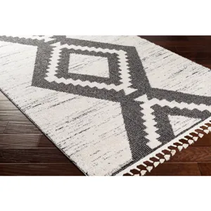Valencia 5'3" x 7' Rug