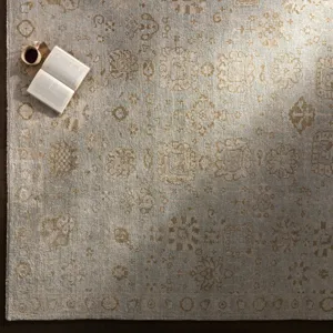 Royal 10' x 14' Rug