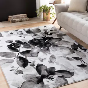 Nova 3'11" x 5'3" Rug