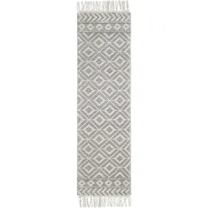 Farmhouse Tassels 2'6" x 8' Rug