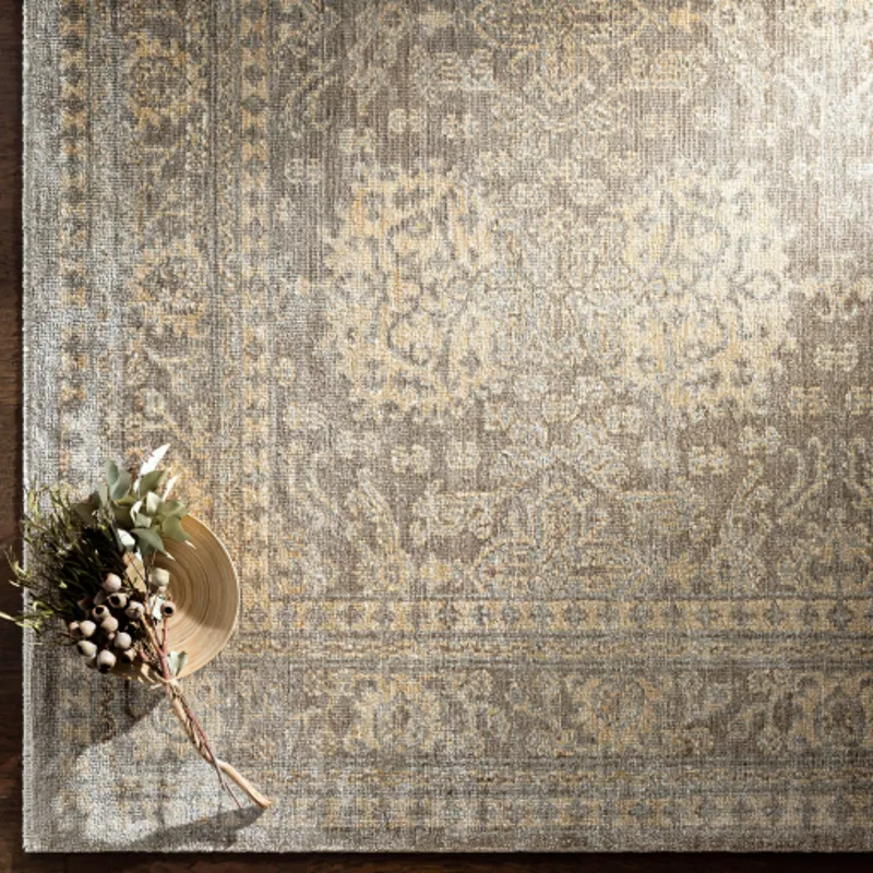 Royal 8' x 10' Rug