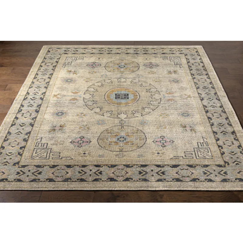 Smyrna 2' x 3' Rug