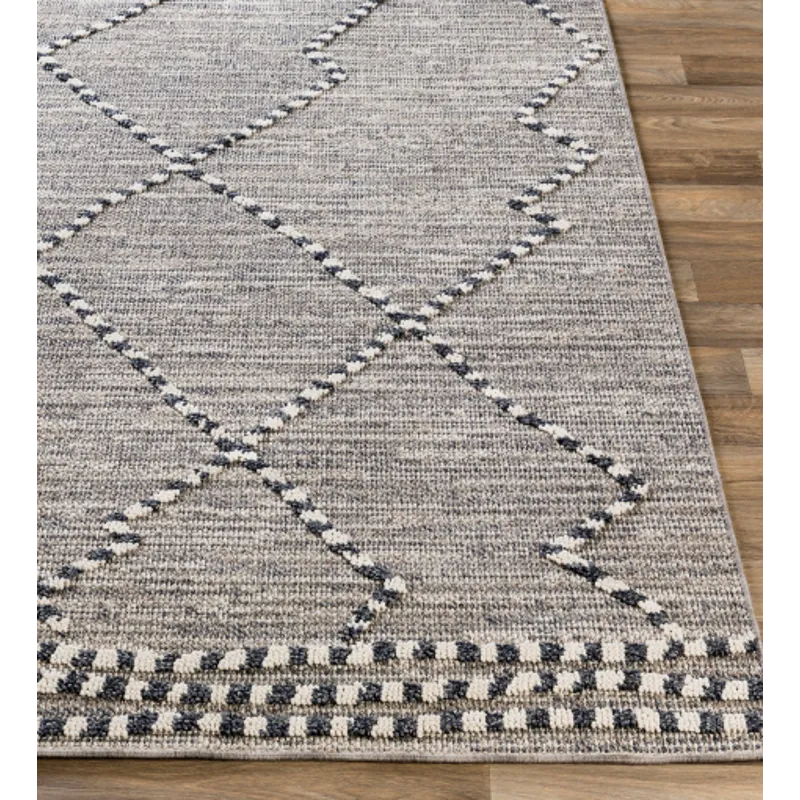 Ariana 6'7" x 9' Rug