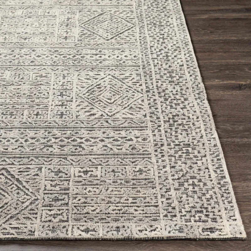 Oakland 2'6" x 8' Rug
