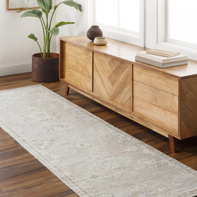 Revere 2'6" x 8' Rug