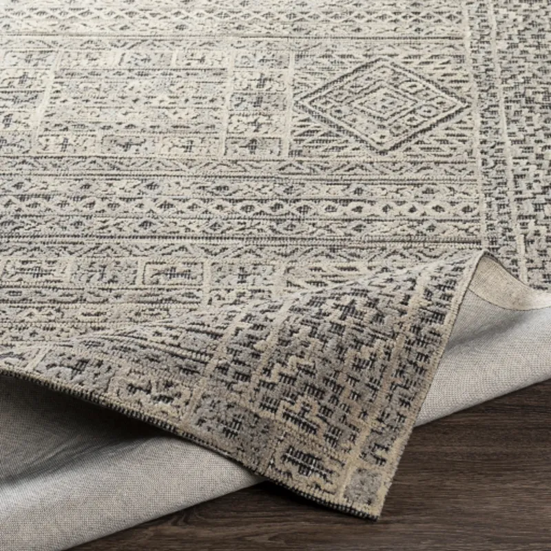 Oakland 2'6" x 8' Rug