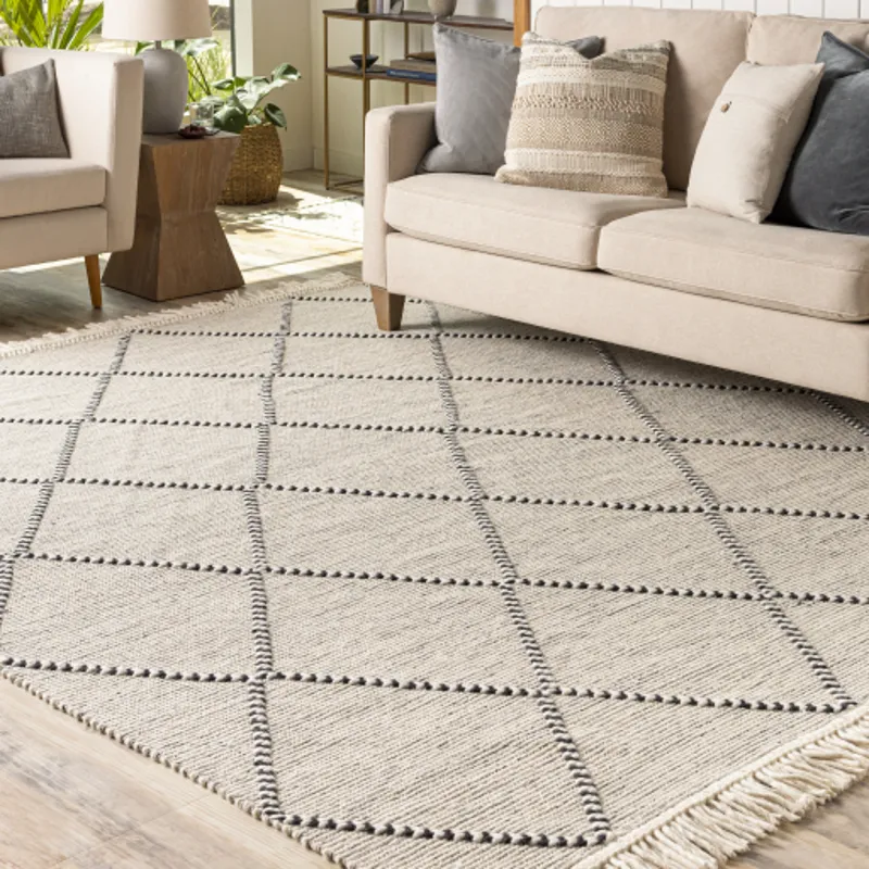 Uttar 6' x 9' Rug
