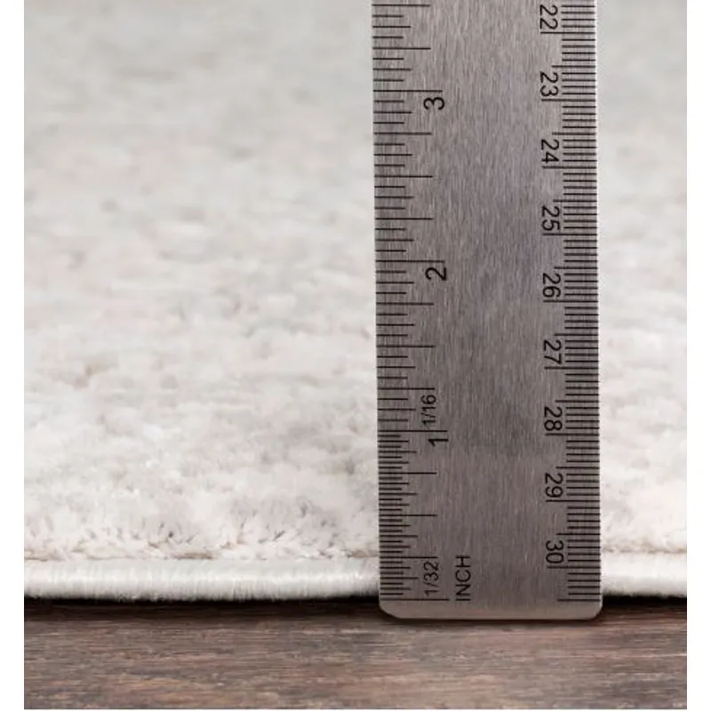 Aisha 6'7" x 9'6" Rug