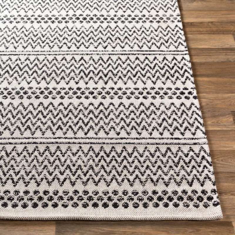 La casa 2'2" x 3'9" Rug