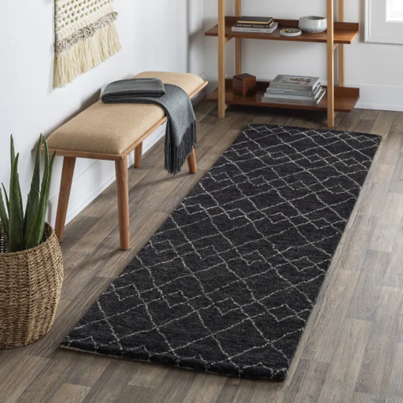 Zara 2'6" x 8' Rug