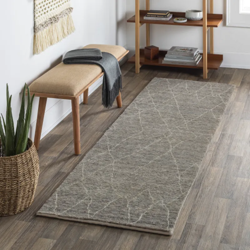 Zara 2'6" x 8' Rug