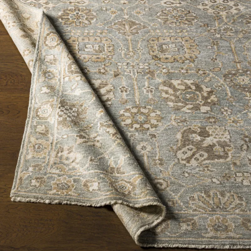 Royal 8' x 10' Rug