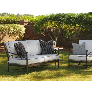 Pavlova Lounge Chair