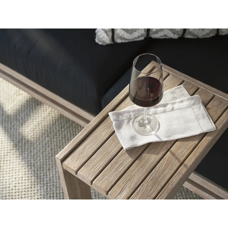 Stillwater Cove Drink Table