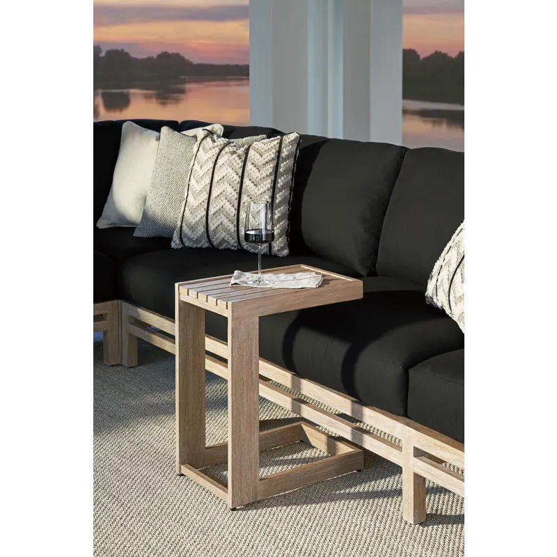Stillwater Cove Drink Table
