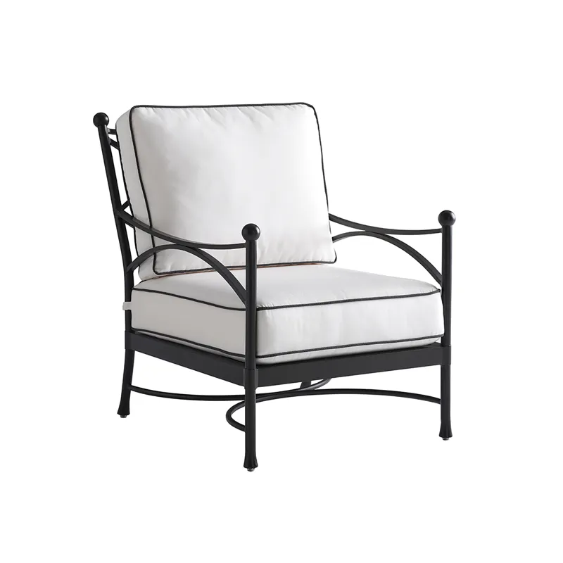 Pavlova Lounge Chair