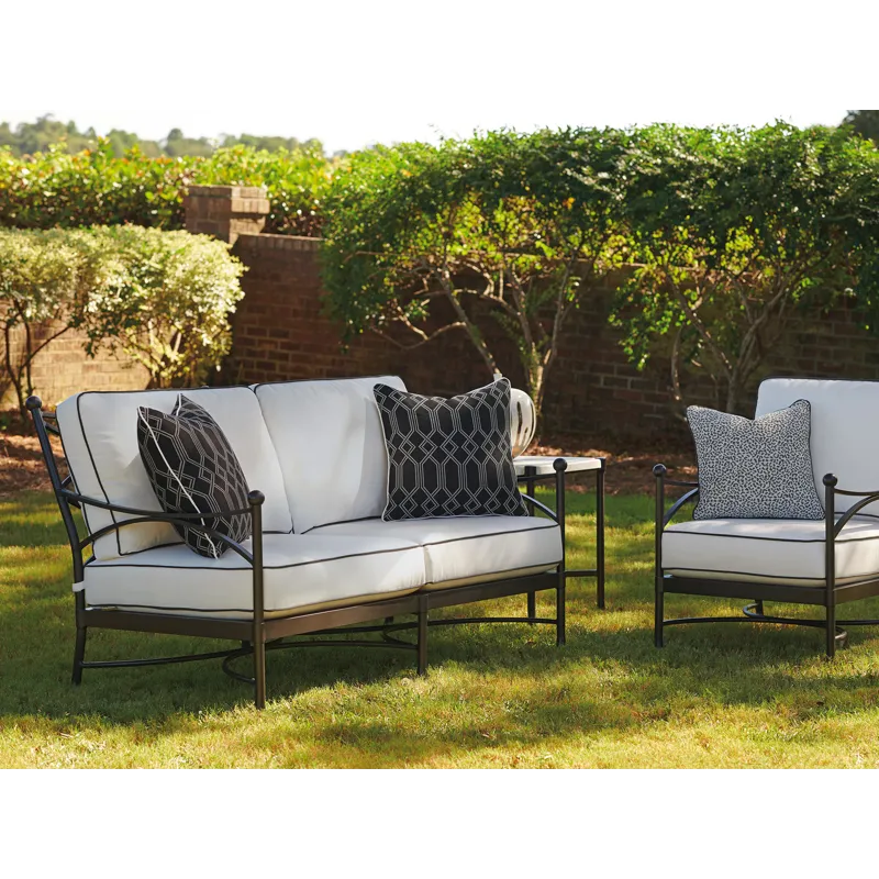 Pavlova Lounge Chair