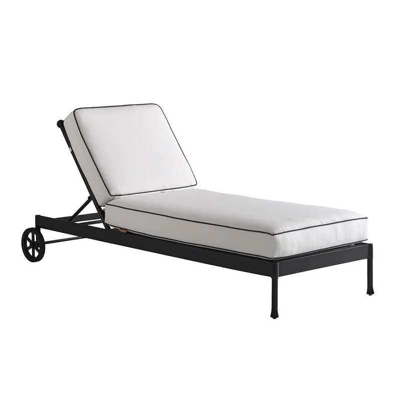 Pavlova Chaise Lounge