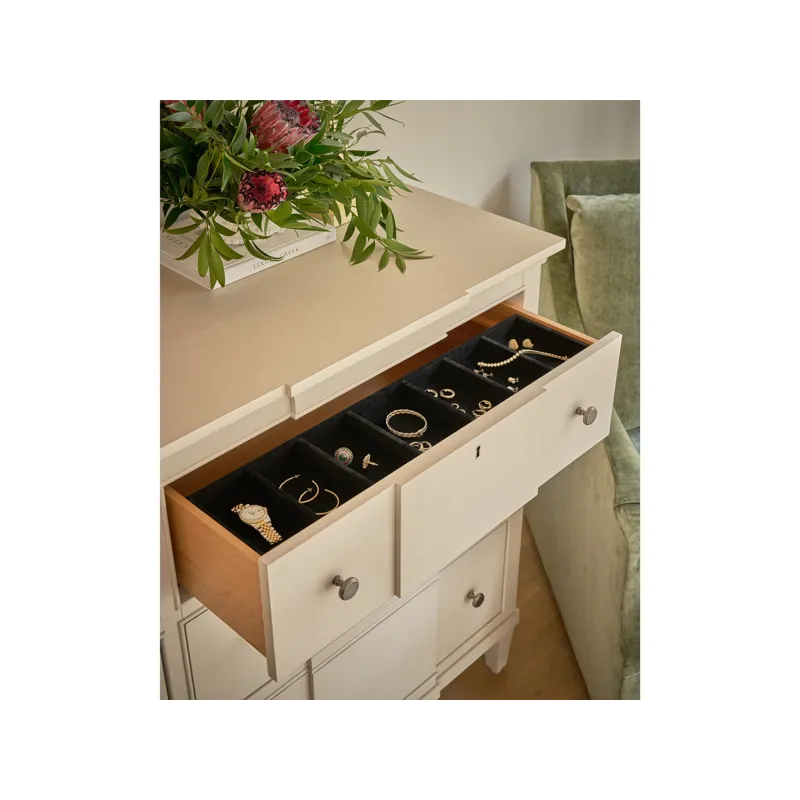 Willow Dresser - Multiple item room scene