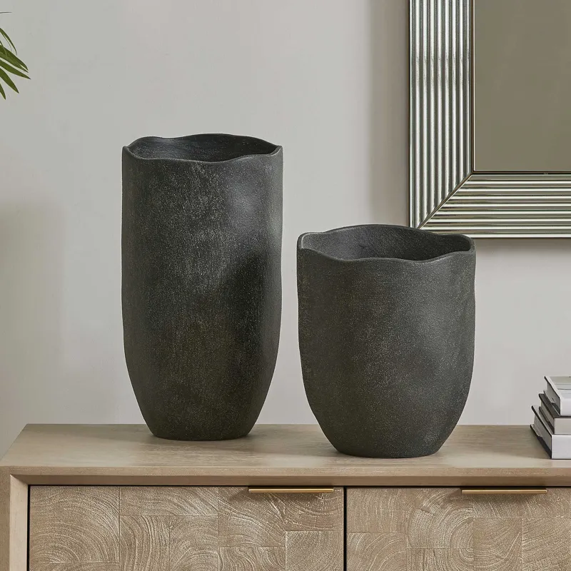 Komorebi Indoor-Outdoor Black Vases Set/2