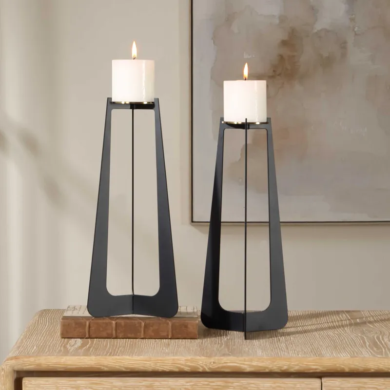 Columnar Black Candleholders Set/2