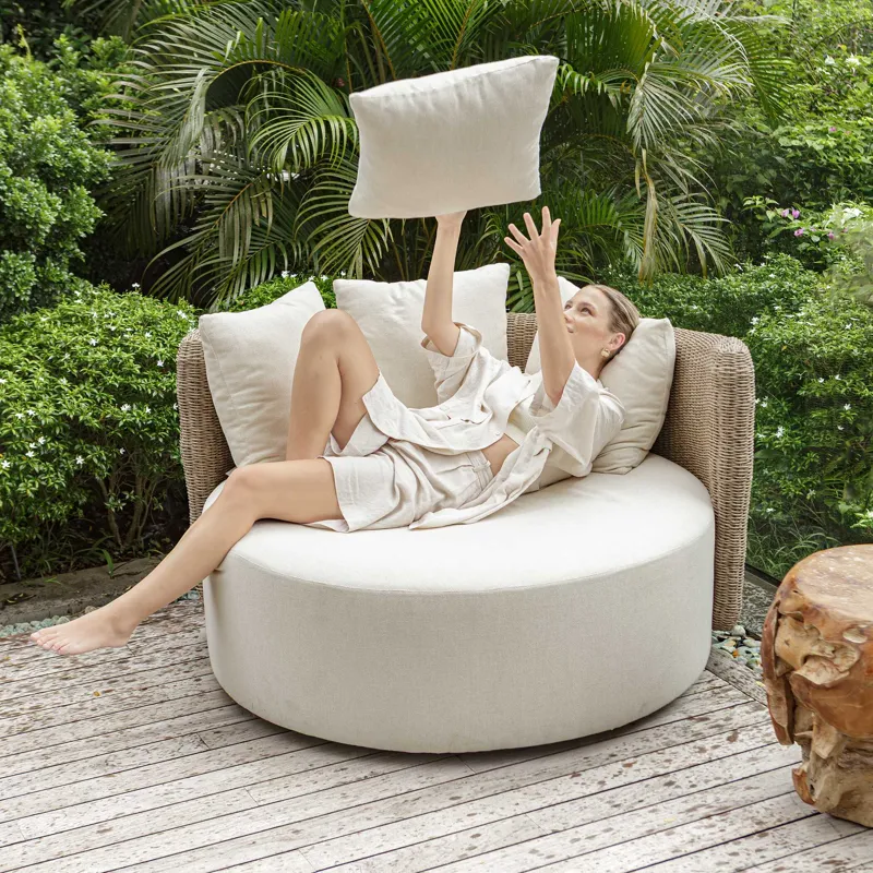 Sunset Outdoor Round Swivel Day Bed