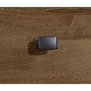 STANDING CHEST  Detail Shot