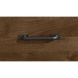 STANDING CHEST  Detail Shot