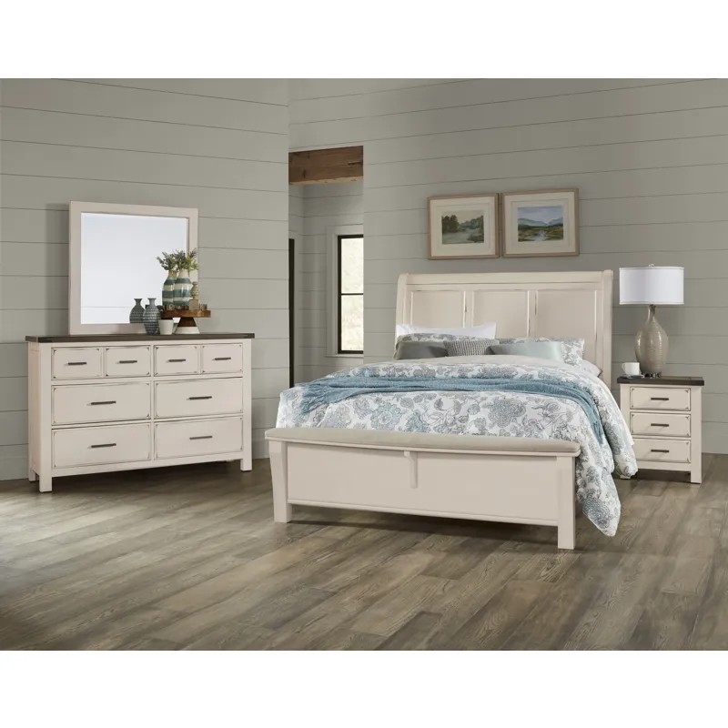 Chestnut Creek-Alpaca/Greige King Sleigh Bed With Bench Footboard Room Scene
