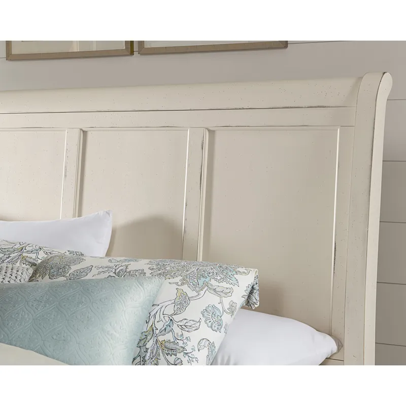 Chestnut Creek-Alpaca/Greige King Sleigh Bed With Bench Footboard Detail Shot