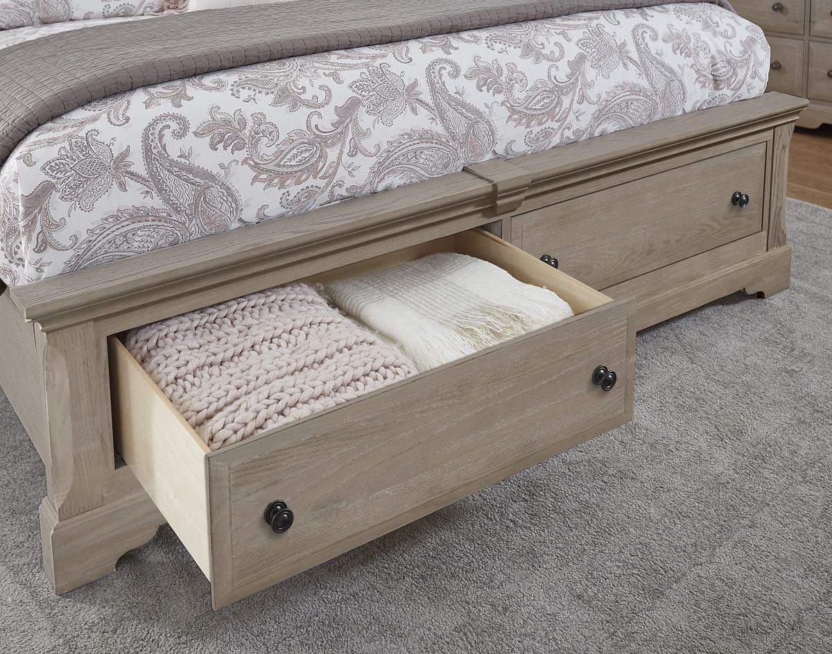 HeritageGreystone Queen Mansion Bed With Storage Footboard 114559