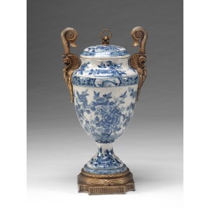 Crackle Urn