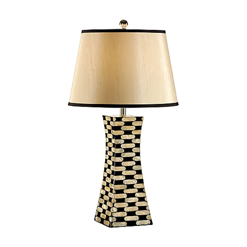 Pearls Pylon Lamp